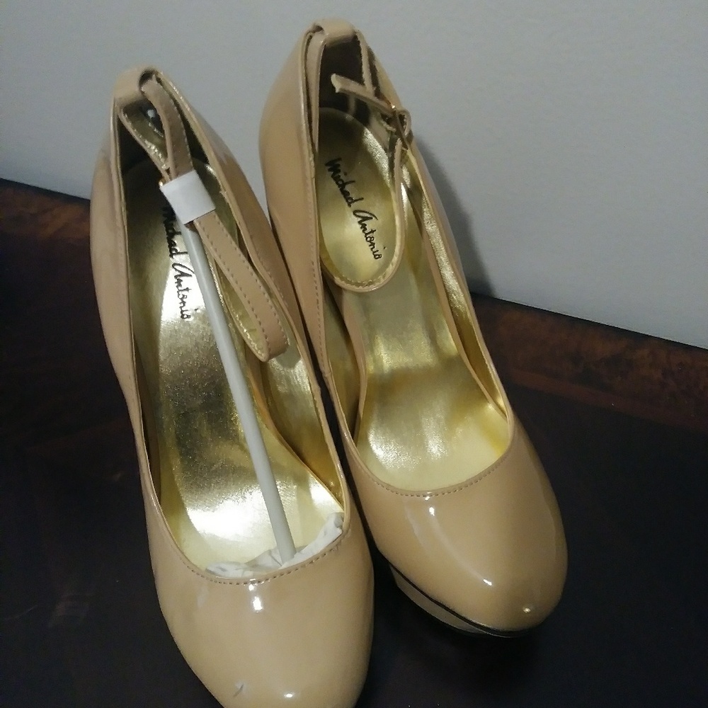 Shoes - Picture 3 of 3